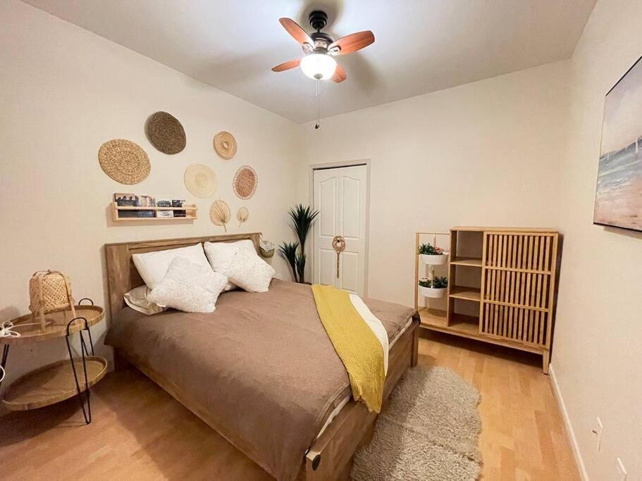 Metrotown Exquisite 1 Bed Private Entire With Separated Entrance *